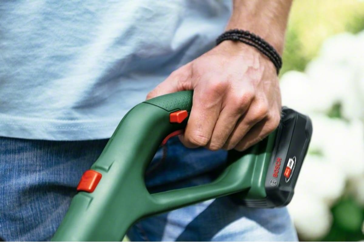 Триммер аккумуляторный Bosch EasyGrassCut 18-230