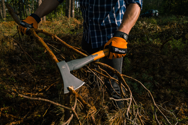 Топор универсальный 0,6 кг BRADAS Fiberglass KT-SF1060