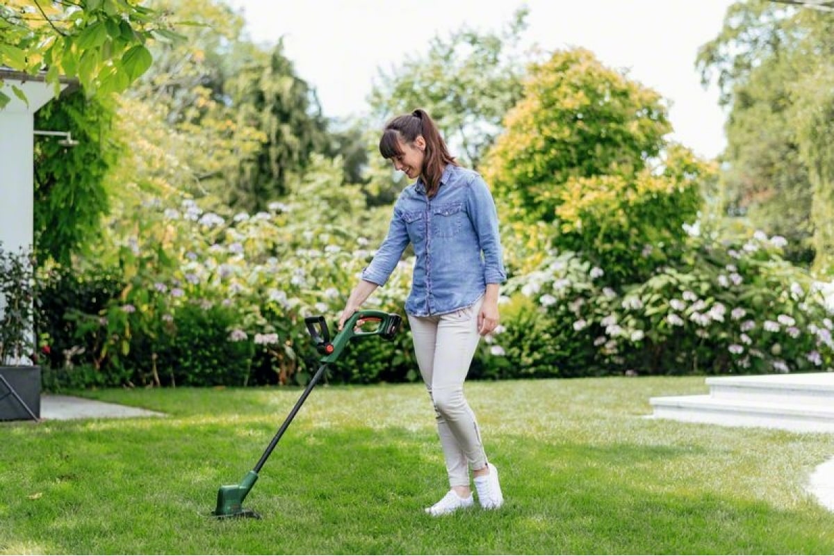 Триммер аккумуляторный Bosch EasyGrassCut 18-230