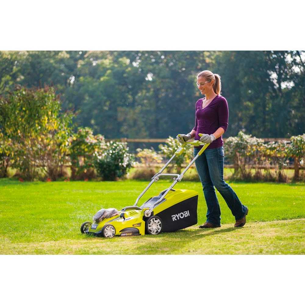 Аккумуляторная газонокосилка Ryobi RLM36X40H40