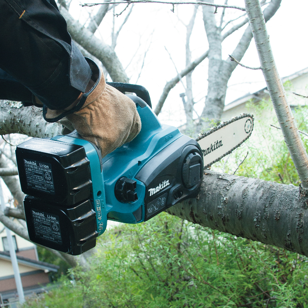 Аккум. пила цепная MAKITA DUC 302 Z (18В+18В)