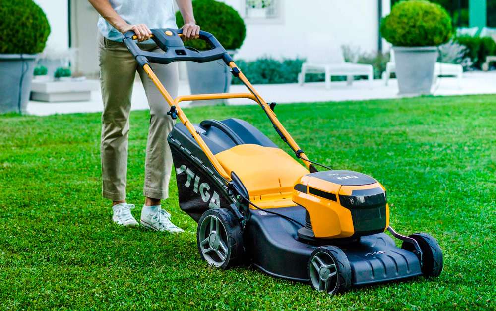 Аккумуляторная газонокосилка STIGA COMBI 48 S AE