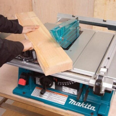 Дисковая пила Makita 2704