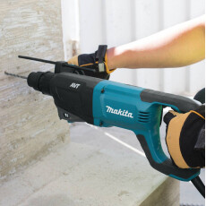 Перфоратор MAKITA HR 2641 в чем.